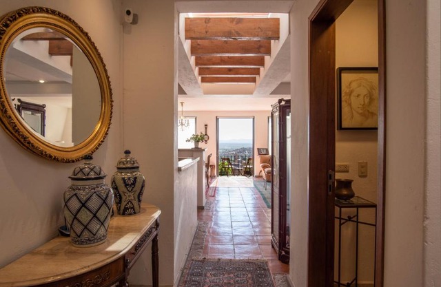 LA SUNSET CONDO