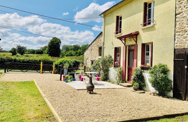 La Vallée des Peintres. Cottage de la Roseraie Sleeps 5