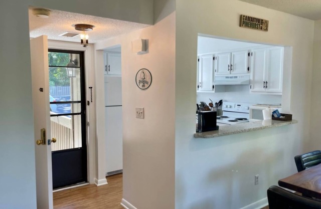 La-Vie #2 Tranquil 2-bedroom condo in Pinehurst with a view to the golf course