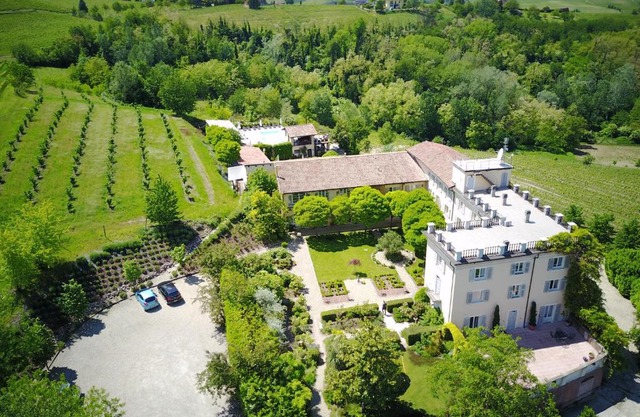 La Villa Hotel