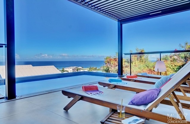 La Villa Azur Saint-Gilles ***** - Reunion Island - Seaview, Pool, Beach & BBQ!
