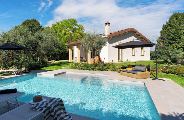 La Villanella 6, Emma Villas
