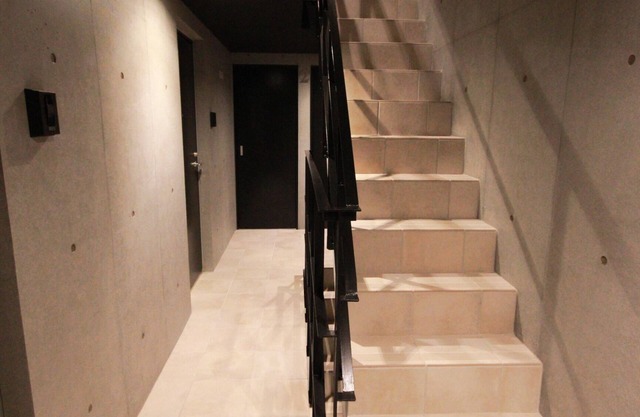 Komfortable Zimmer in Tokio und Shinjuku!Es ist leicht zu erreichen, von wo Sie gehen, sehr günstige Lage.