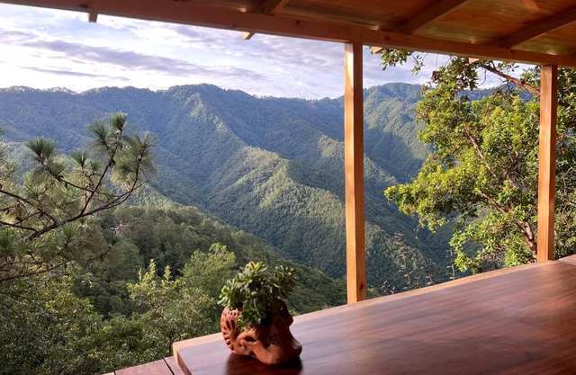 Laberinto del Pacifico Cloud Cabin with Forest and Mountain View