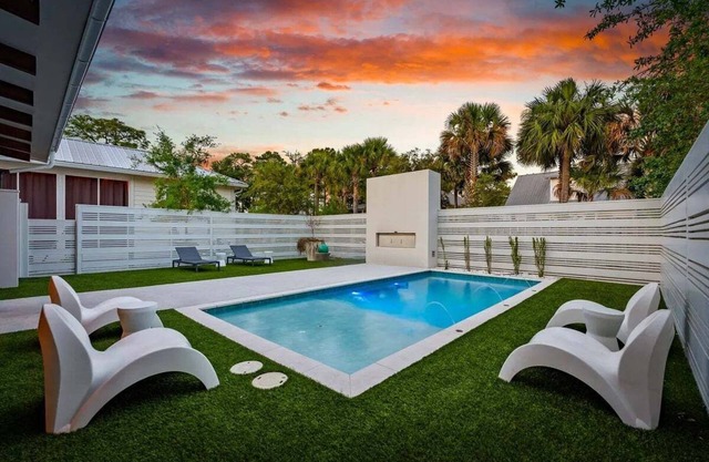 Seagrove - Private Pool, Beach Access, Golf Cart and Bikes