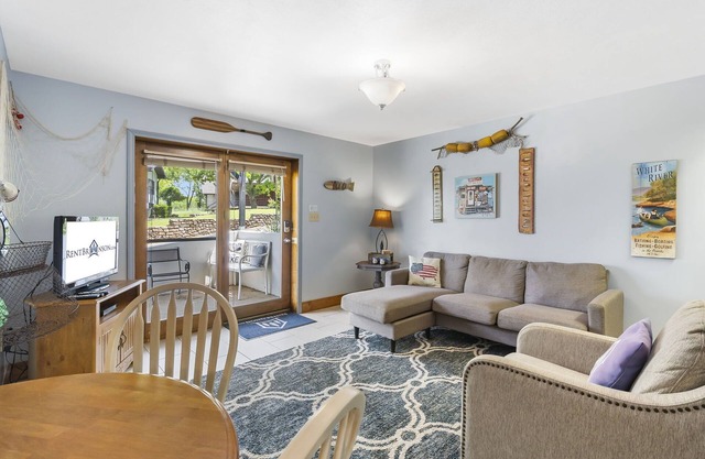 2 bdr Suite direkt am Lake Tablerock ... Schritte zum Ufer! In der Nähe der Big Cedar Lodge Red Bud Cove