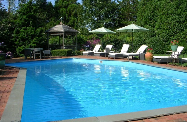 Englische Hütte, Water Mill South, Blick auf die Mecox Bay, Privatsphäre und Gärten, Pool,