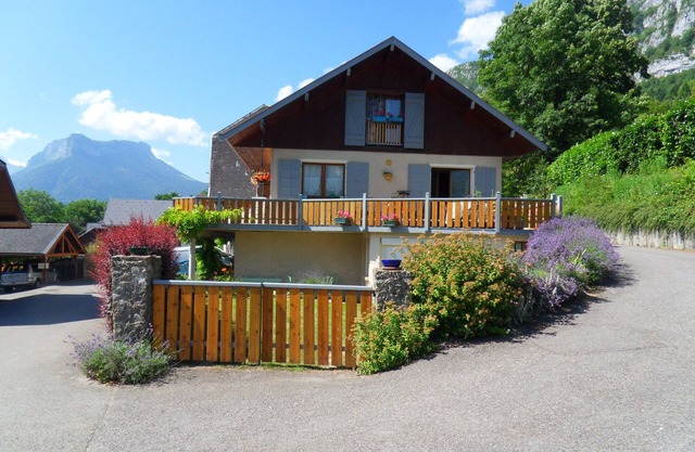 ANNECY LAKE House, 100 m2, Terrasse (60 m2) herrlicher Blick auf die Berge