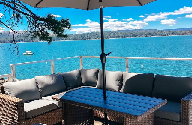 LACC Lakefront Enjoyment- 4Bed/ 3Bath with Private Dock & Buoy!