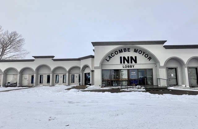 Lacombe Motor Inn