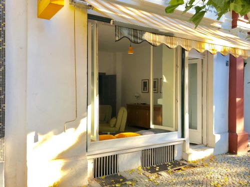 Ladenwohnung in Kreuzberg mit Parkplatz in einer Tiefgarage
