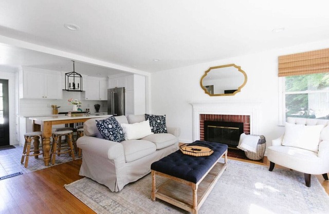 “Lady Mary” 3 Bedroom Ballard Cottage