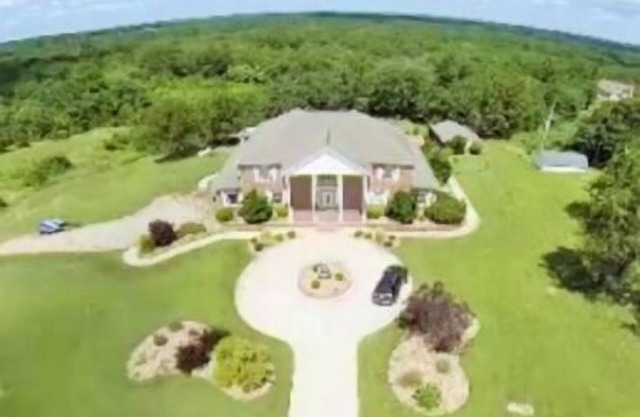 Lafayette Grand Manor