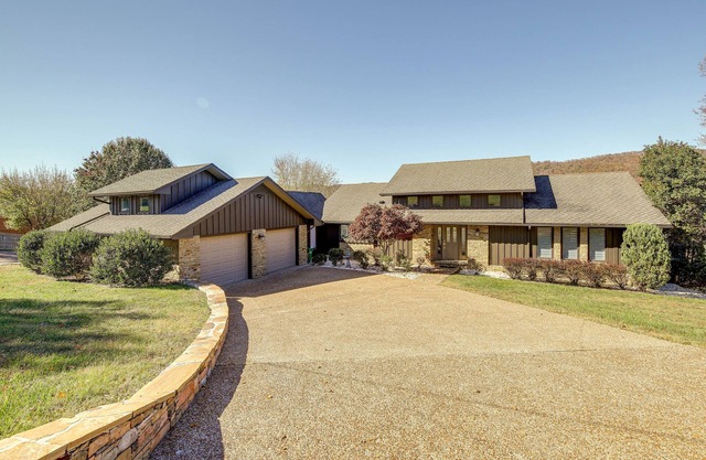 LaFollette Home: Community Pool & Mountain Views!