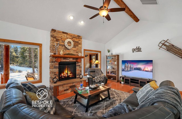 Lago Vista in Donnelly: Spacious Retreat on Lake Cascade | 4 Miles to Tamarack | Room for Toys