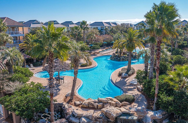 Lagoon Style Pool ~ Gated Community ~ Near the Beach ~ Private Balcony