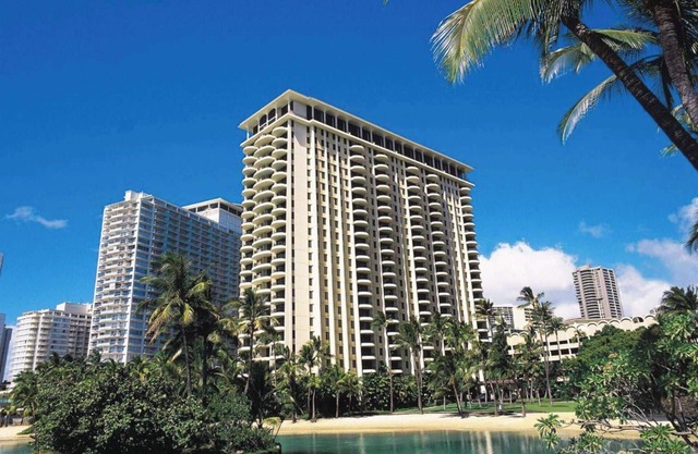 Lagoon Tower! Family Friendly Resort! Beautiful Hilton Condo On Waikiki Beach!