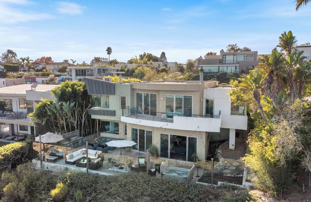 Laguna Beach Gem! Architecturally stunning, expansive views, great location.