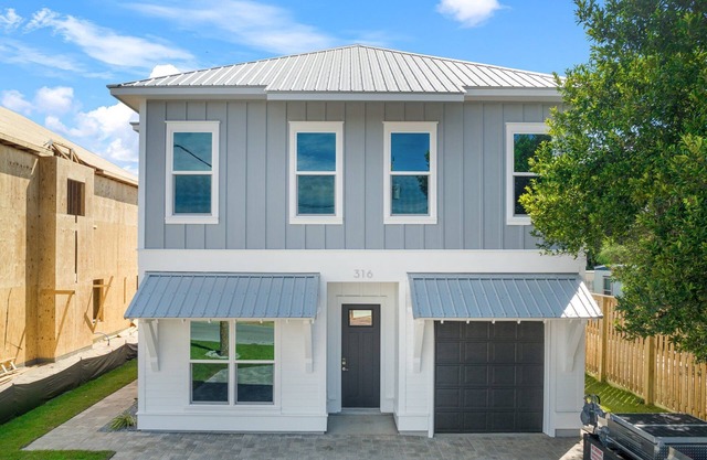 Laguna Beach Haven Close to 30A and just a few minutes to Pier Park.