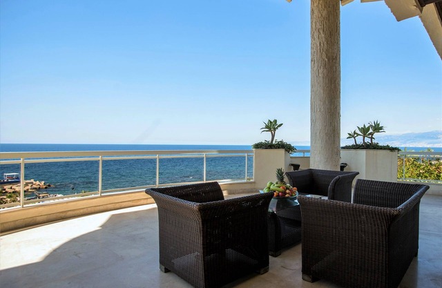 Lahoya Suites