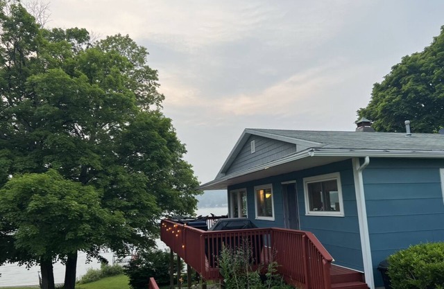 "Lair at the Lake" House Right on Keuka Lake