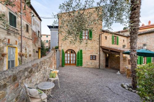 Lajatico Rentals - Casa di Alice nel Borgo