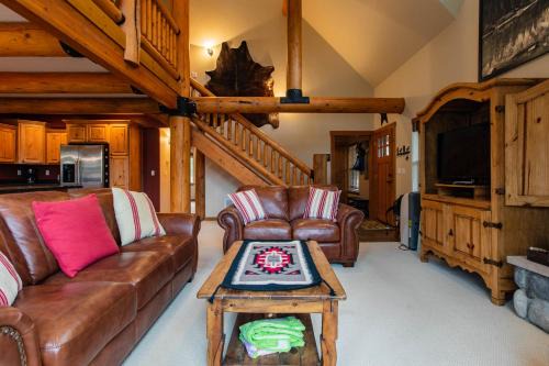 Lake 5 Cabin