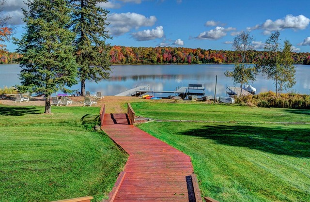 Lake Access Condo in Eagle River w/ complimentary kayaks, canoes, and row boats.