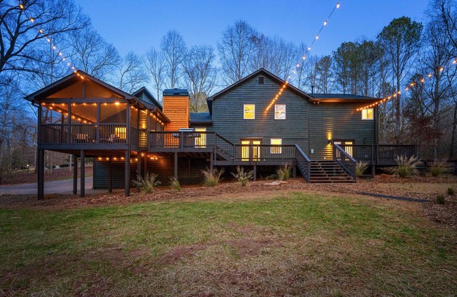 Lake Allatoona! Unforgettable Forest Lake Retreat!nn