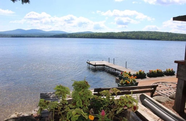 Lake and Mountain views!