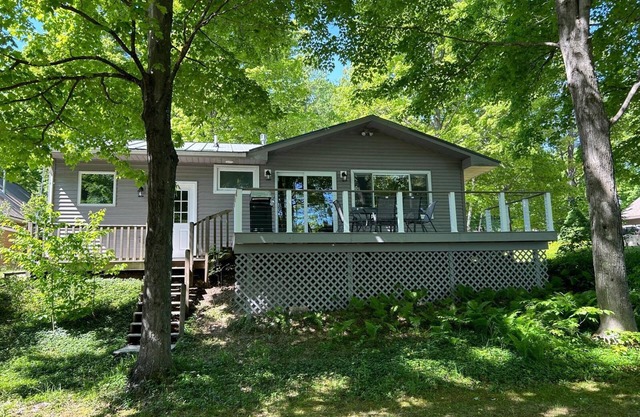 Lake Ann, MI cozy waterfront cottage, newly remodeled with private beach & dock