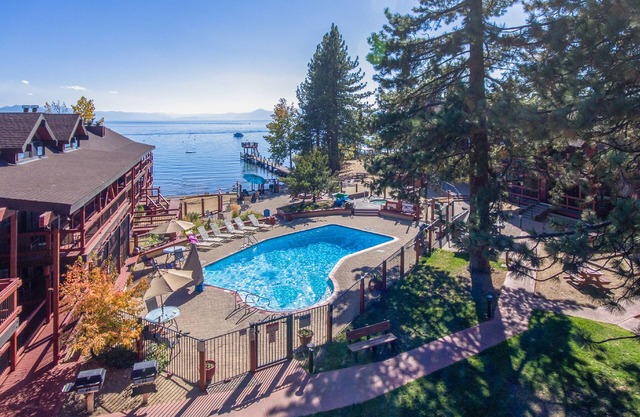 Lake/Beach Front Resort - Pool, Hot Tub, BBQ #16