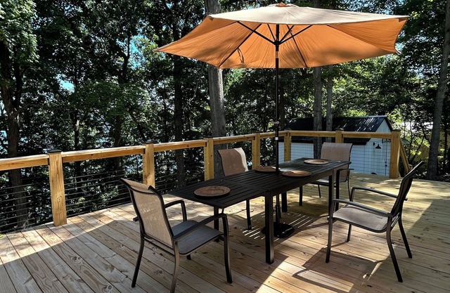 Lake Bluff Retreat - A Charming 3 bed /2 Bath Home on Barren River Lake
