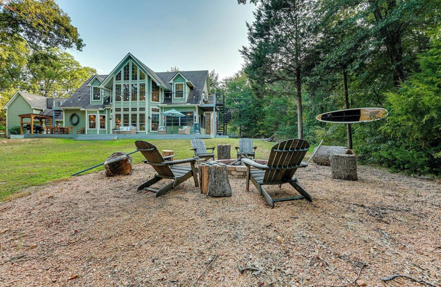 Lake Bonham Home: Epic Family Getaway!