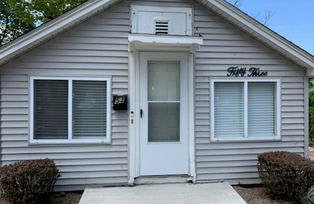 Lake breeze - Blissful Lakeshore hideaway w/private beach access-great sunsets