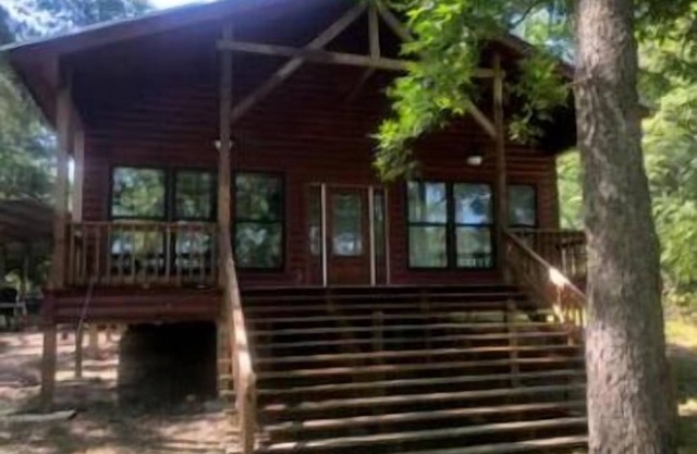 LAKE CABIN on Lake Lafourche in North Central Louisiana.
