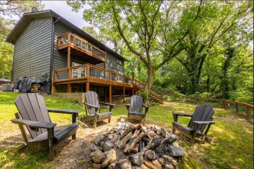 Lake Catherine Home w Fire Pit, Dock Swim Dock!