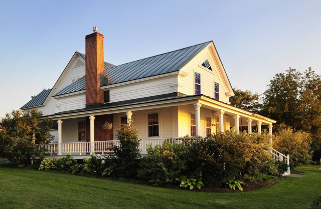 Lake Champlain Seehaus mit Privatstrand und spektakulären Sonnenuntergängen.
