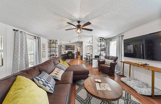 Lake Conroe Home – Boat Ramp Access, BBQ, Sleeps 8