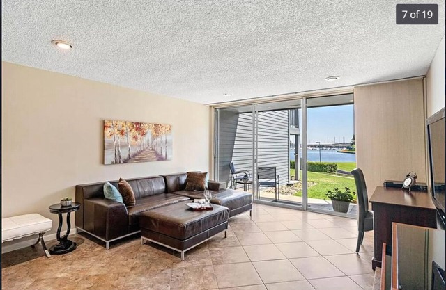 Lake Conroe -Amazing Lake View! Discount for a long-term stay. Pets are allowed.