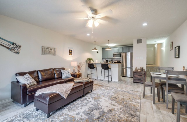 Lake Conroe Condo: Patio & Water Views