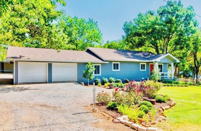 Lake Cottage 200 yards from the Lake Texoma shoreline!