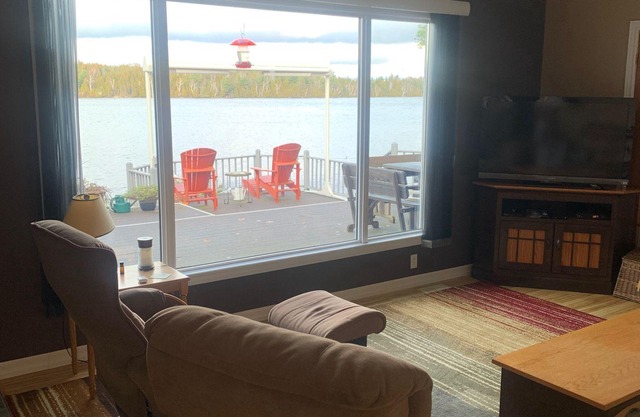 Lake Cottage of your Dreams!!