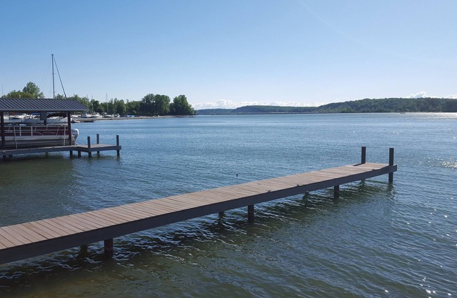 Lake Cottage an der Bucht in Fair Haven w / Boat Dock