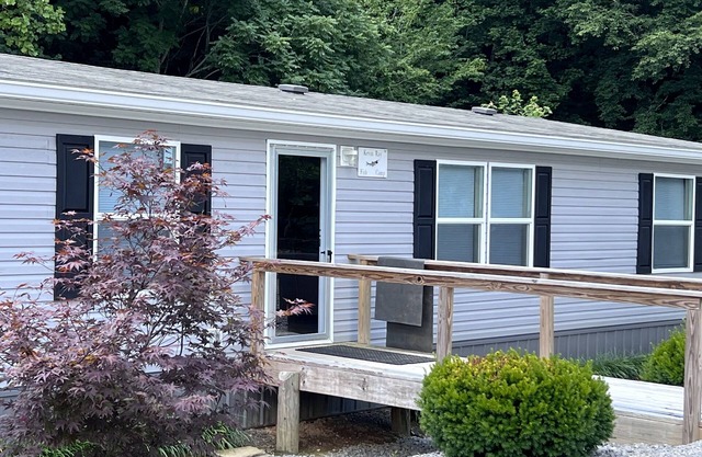 Lake Cumberland Retreat, in walking distance to Cumberland River