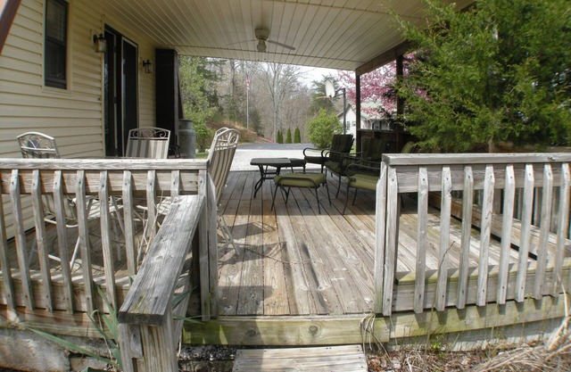 Lake Cumberland Ferienhaus mit Blick auf privaten Fischteich