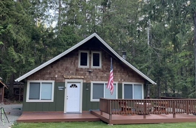 Lake Cushman Cabin with Private Access to Lake & Park