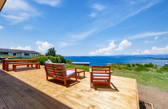 Lake Days - Omori Holiday Home