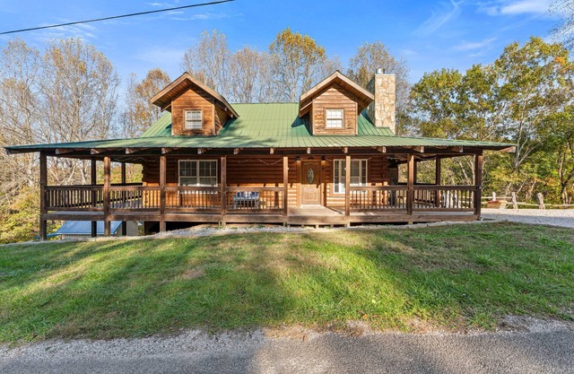 Lake Daze Escape- Entire Cabin on Barren River Lake!
