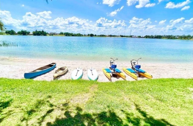 Lake Denton's Lakeside Getaway